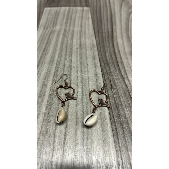 Heart with bird seashells - Picture 2 of 3